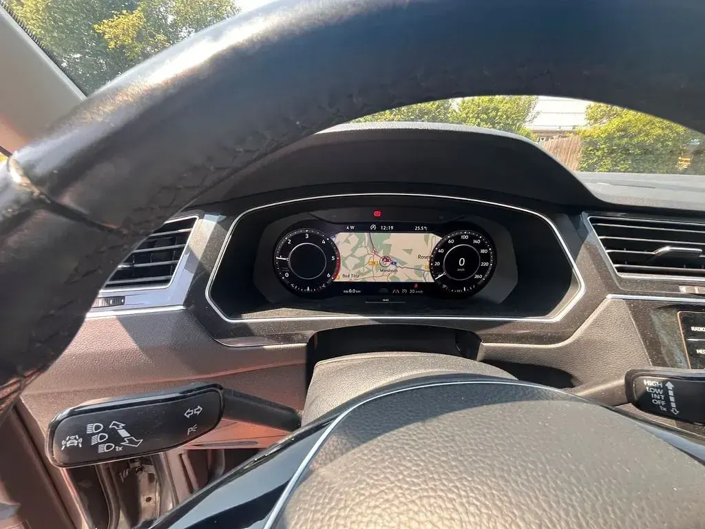 Gebraucht VW Tiguan R-line 150 PS (110 kW) 2018 Grau SUV