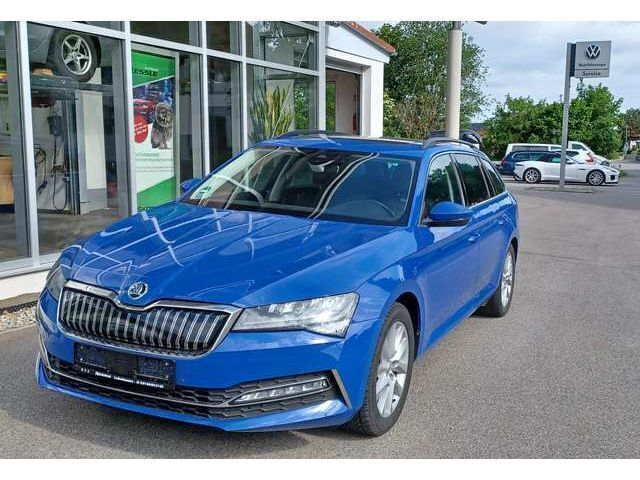 Energy blau Gebraucht 2020 Skoda Superb Kombi | 22.490 € (Fairer Preis) - Bild 1/2