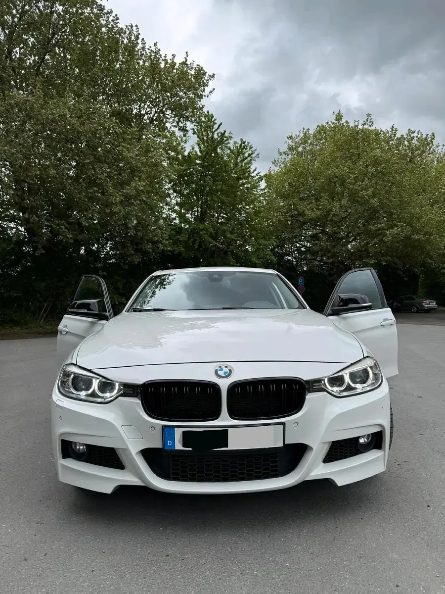 Gebraucht BMW 320 M Sport 184 PS (135 kW) 2013 Weiß Limousine