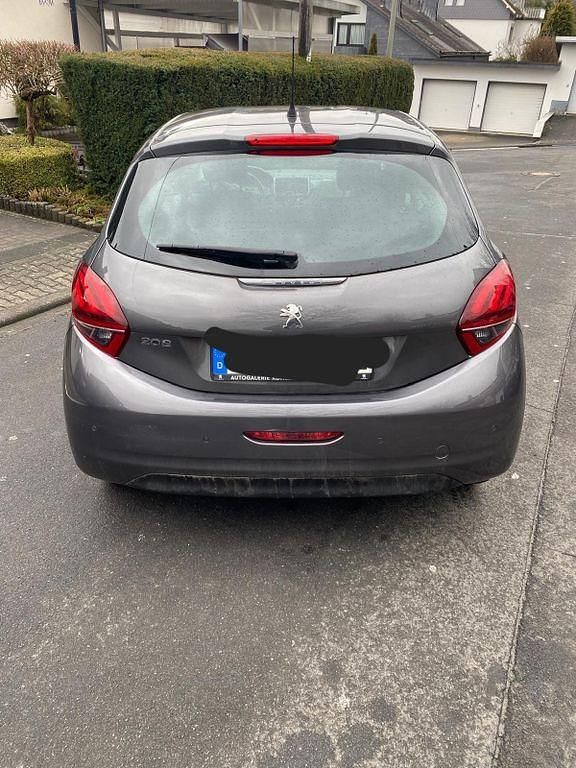 Gebraucht Peugeot 208 Allure 83 PS (61 kW) 2019 Grau Kleinwagen