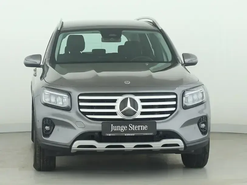 Gebraucht Mercedes GLB180 116 PS (85 kW) 2024 Metalliclack mountaingrau SUV