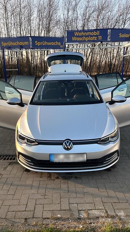 Gebraucht VW Golf VIII 116 PS (85 kW) 2021 Silber Kombi