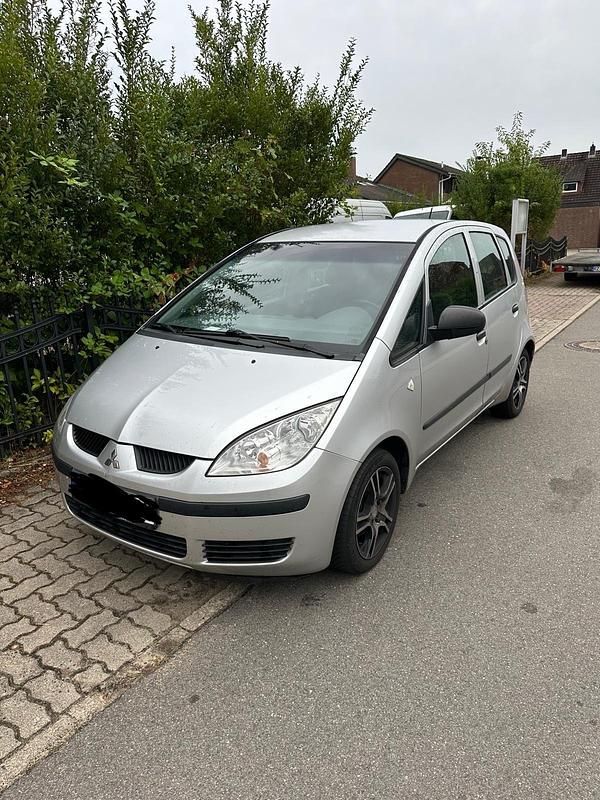 Grau Gebraucht 2004 Mitsubishi Colt Kleinwagen | 1.700 € (Fairer Preis) - Bild 1/4