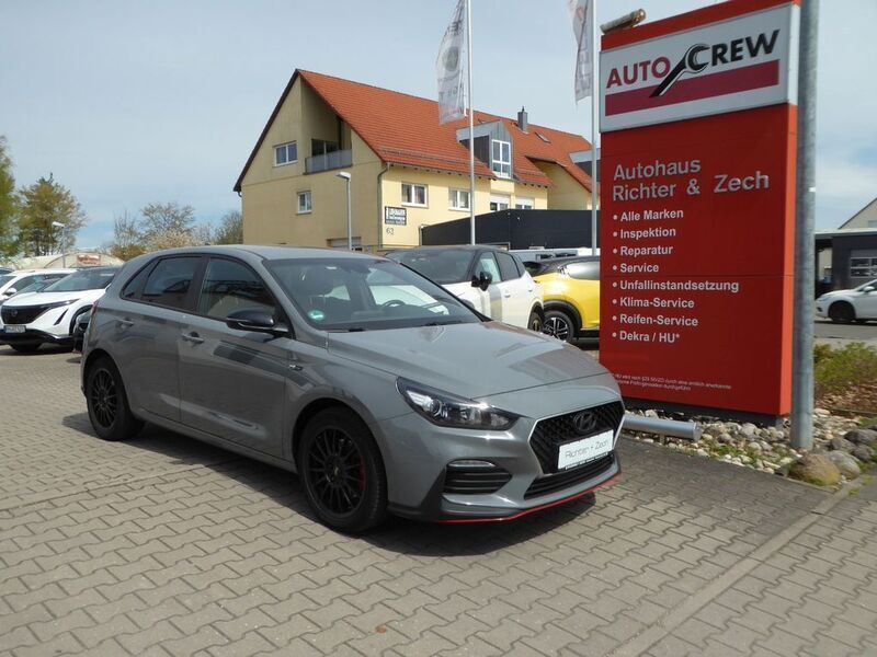 Grau Gebraucht 2019 Hyundai i30 N Line Limousine | 17.990 € (Teuer) - Bild 1/4