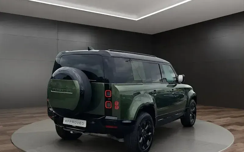 Gebraucht Land Rover Defender SE Dynamic 249 PS (183 kW) 2026 Grün SUV