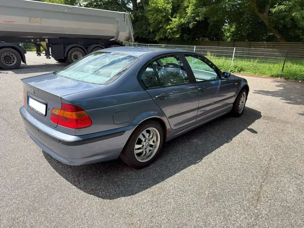 Gebraucht BMW 220 150 PS (110 kW) 2002 Blau Limousine