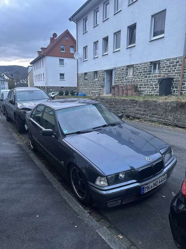 Grau Gebraucht 1997 BMW 328 M Sport Limousine | 9.500 € (Fairer Preis) - Bild 1/4