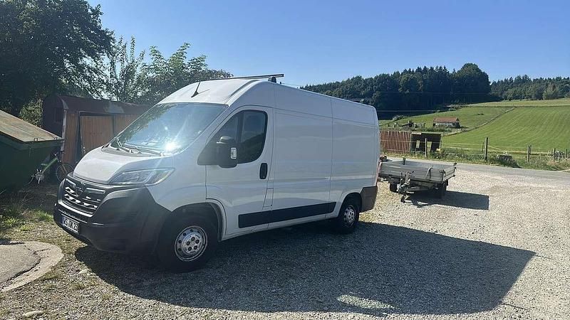 Weiß Gebraucht 2023 Opel Movano Edition Van | 21.500 € (Superpreis) - Bild 1/4