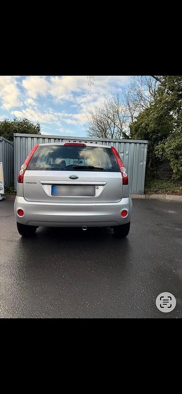 Gebraucht Ford Fiesta Style 69 PS (50 kW) 2007 Silber Kleinwagen