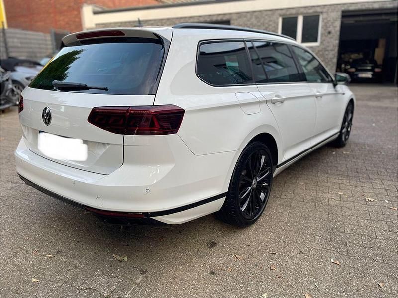 Gebraucht VW Passat R-line 200 PS (147 kW) 2024 Weiß Limousine