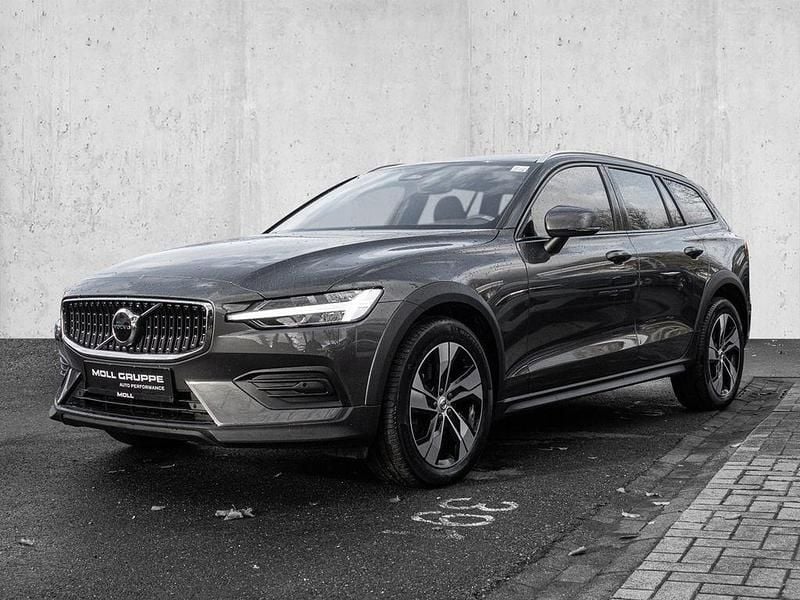 Gebraucht Volvo V60 CC Plus 197 PS (144 kW) 2023 Grau Kombi