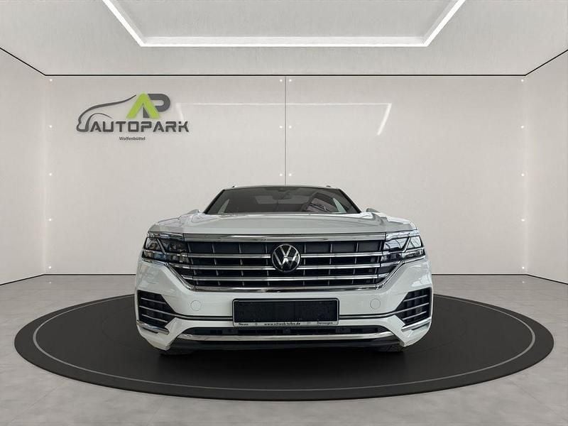 Używany VW Touareg Elegance 286 KM (210 kW) 2023 Biały SUV