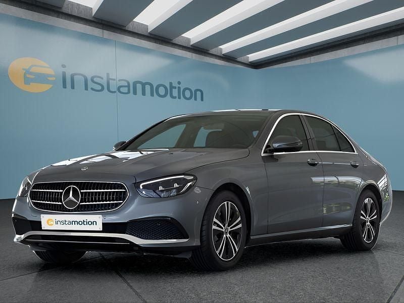 Grau Gebraucht 2022 Mercedes E220 Limousine | 39.699 € (Fairer Preis) - Bild 1/4