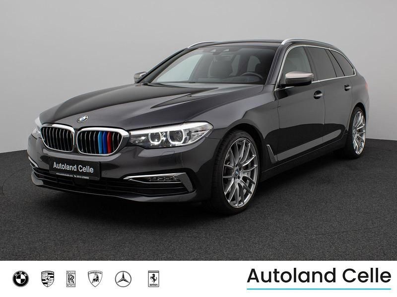 Sophistograu brillanteffekta9 Gebraucht 2018 BMW 540 Luxury Line Kombi | 30.999 € (Fairer Preis) - Bild 1/4