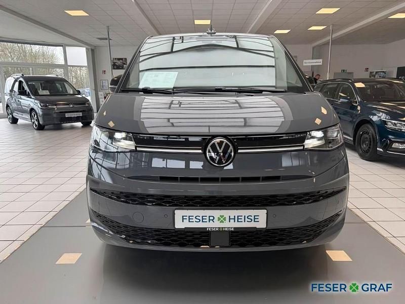Gebraucht VW Multivan Edition 150 PS (110 kW) 2024 Pure grey/deep black perleffekt Van