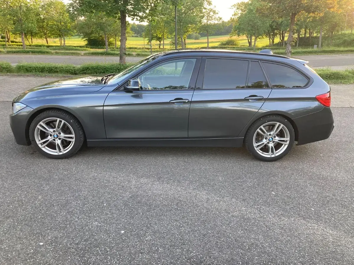Gebraucht BMW 330 Performance 258 PS (189 kW) 2013 Grau Kombi