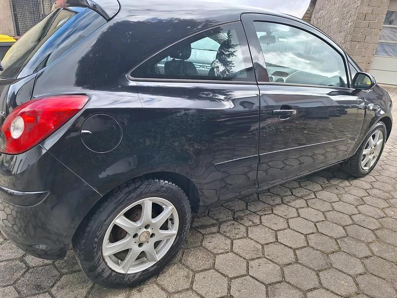 Gebraucht Opel Corsa 80 PS (58 kW) 2007 Schwarz Kleinwagen