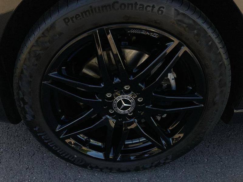 Graphitgrau metallic Gebraucht 2024 Mercedes V220 AMG Van / Kleinbus | 62.810 € (Teuer) - Bild 1/4