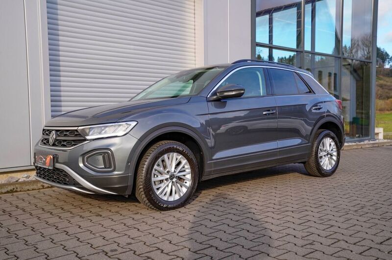 Grau Gebraucht 2023 VW T-Roc Life SUV | 24.490 € (Fairer Preis) - Bild 1/4