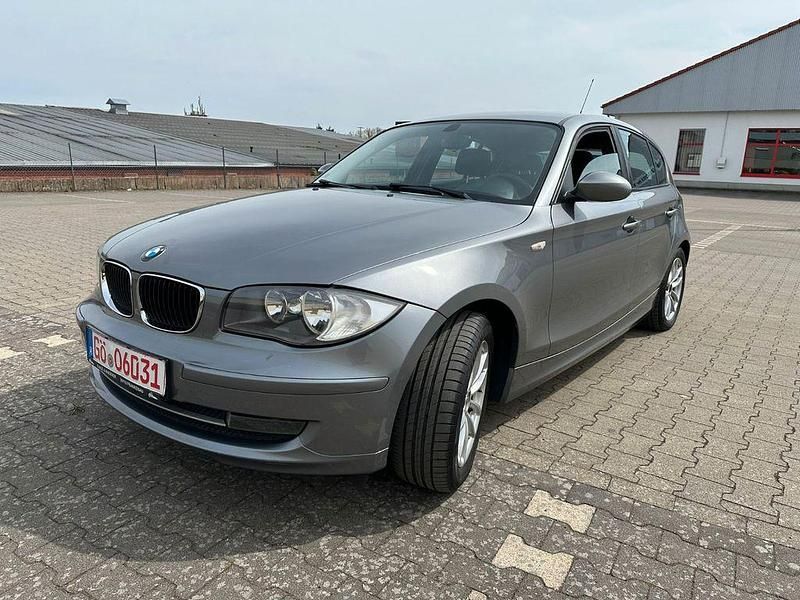 Gebraucht BMW 116 Advantage 116 PS (85 kW) 2010 Grau Kleinwagen