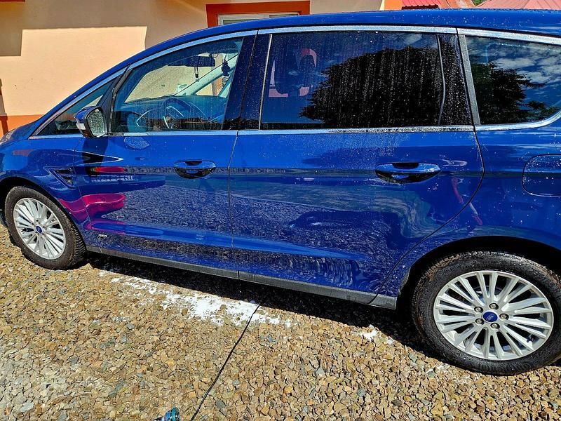 Blau Gebraucht 2017 Ford S-MAX Titanium Van / Kleinbus | 17.000 € (Teuer) - Bild 1/4