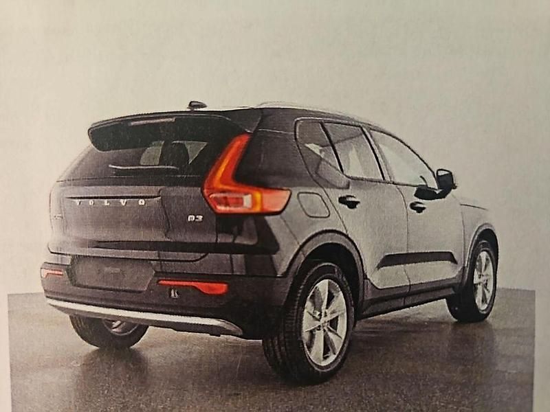 Gebraucht Volvo XC40 Core 163 PS (119 kW) 2025 Schwarz SUV