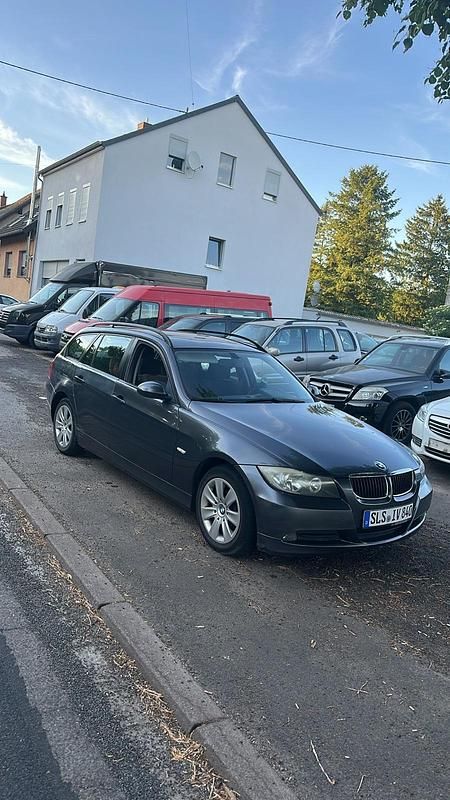 Grau Gebraucht 2006 BMW 318 Limousine | 1.800 € (Teuer) - Bild 1/2