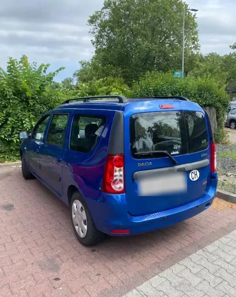 Gebraucht Dacia Logan MCV Ambiance 88 PS (64 kW) 2011 Blau Kombi