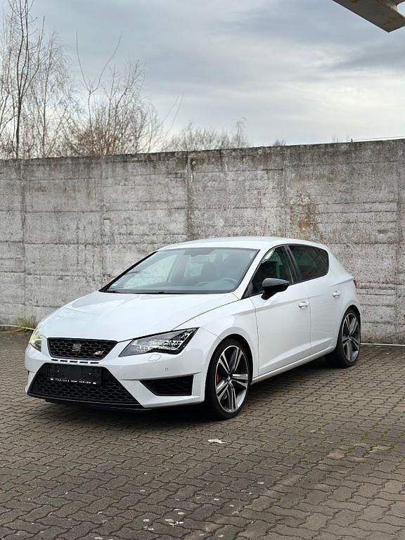Weiß Gebraucht 2014 Seat Leon CUPRA Limousine | 12.590 € (Fairer Preis) - Bild 1/4
