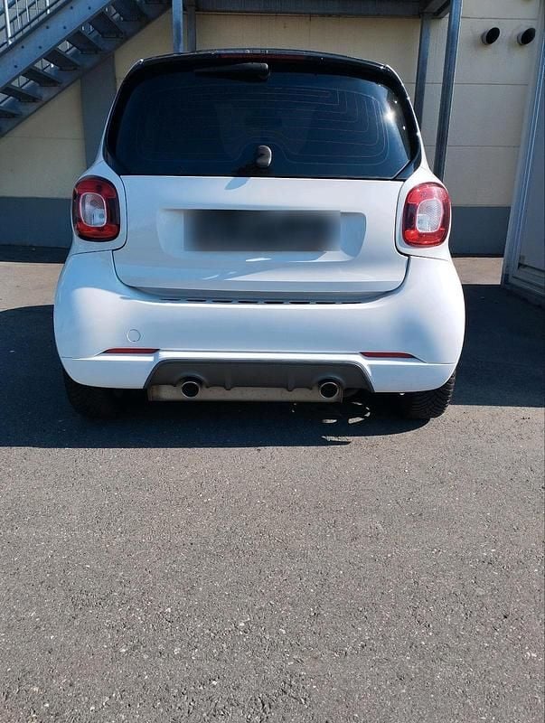 Weiß Gebraucht 2015 Smart ForTwo Coupé Kleinwagen | 6.650 € (Etwas zu teuer) - Bild 1/4