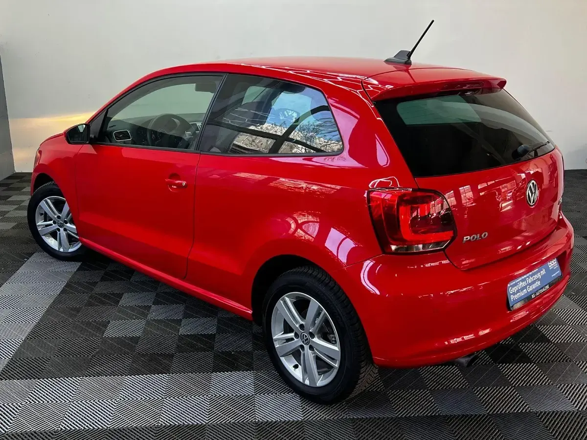 Gebraucht VW Polo Life 90 PS (66 kW) 2014 Rot Kleinwagen