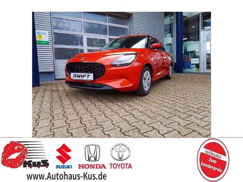Orange (flame orange pearl metallic) Neu 2025 Suzuki Swift Club Kleinwagen | 18.800 € - Bild 1/4