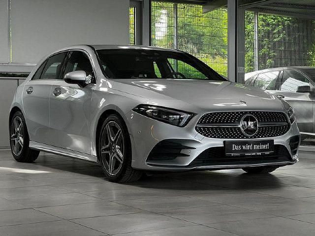 Silber Gebraucht 2019 Mercedes A220 AMG line Kleinwagen | 27.440 € (Fairer Preis) - Bild 1/4