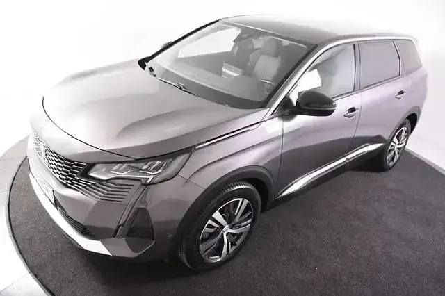 Gebraucht Peugeot 5008 Allure 131 PS (96 kW) 2021 Grau SUV
