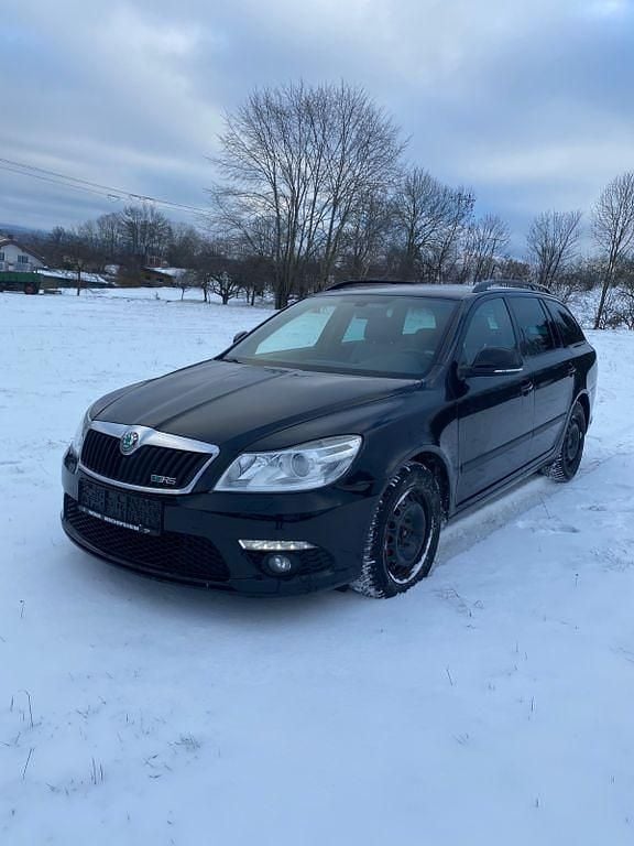 Schwarz Gebraucht 2011 Skoda Octavia RS Kombi | 5.400 € (Superpreis) - Bild 1/4