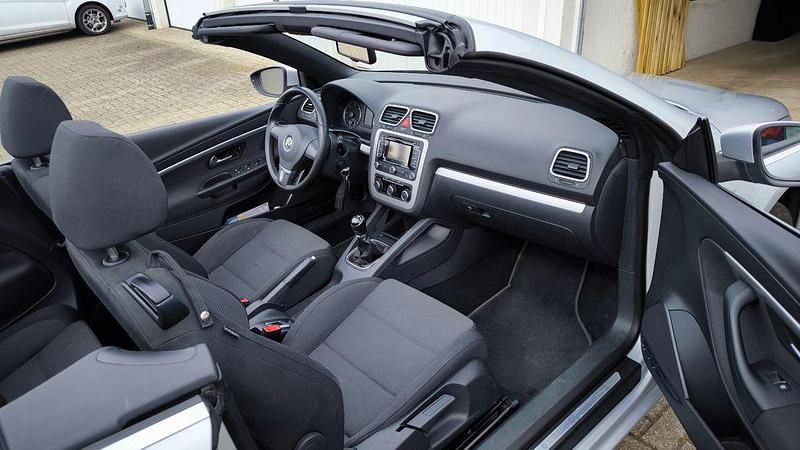 Usata VW Eos 140 CV (102 kW) 2012 Argento Cabrio