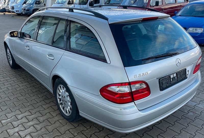Gebraucht Mercedes E220 Elegance 150 PS (110 kW) 2004 Kombi
