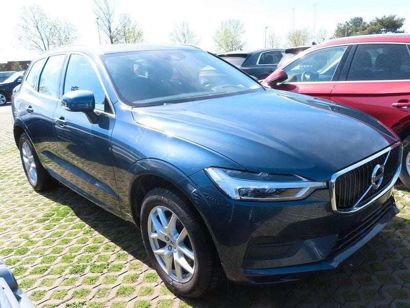 Blau Gebraucht 2020 Volvo XC60 Momentum SUV | 22.750 € (Superpreis) - Bild 1/4