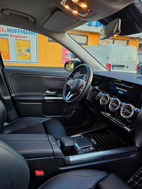 Gebraucht Mercedes GLA200 163 PS (119 kW) 2021 Schwarz SUV