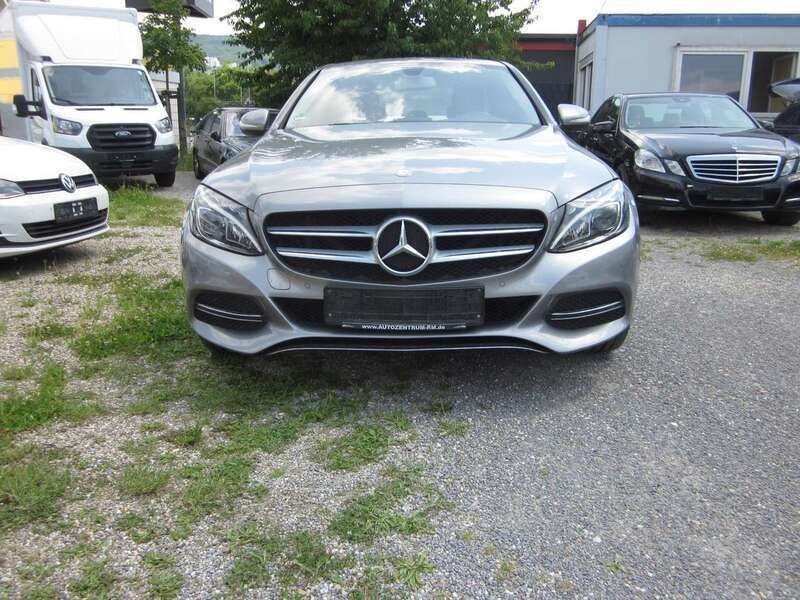 Palladiumsilber Gebraucht 2014 Mercedes C220 Limousine | 14.200 € (Guter Preis) - Bild 1/4
