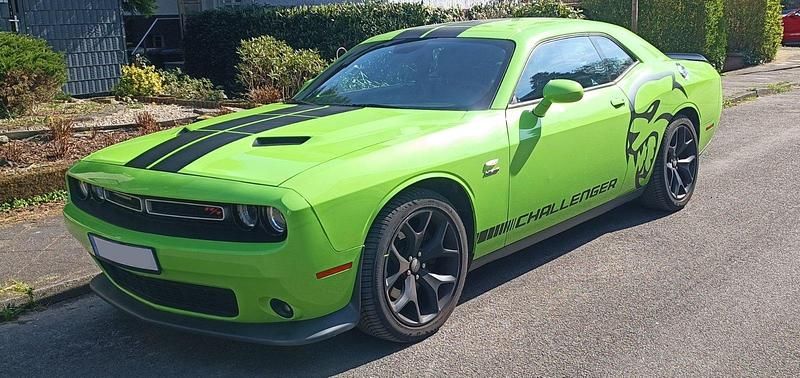 Grün Gebraucht 2015 Dodge Challenger Coupé | 21.000 € - Bild 1/4