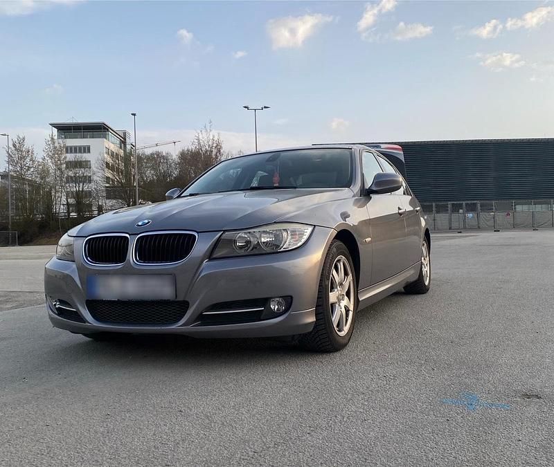 Gebraucht BMW 318 142 PS (104 kW) 2010 Andere farben Limousine