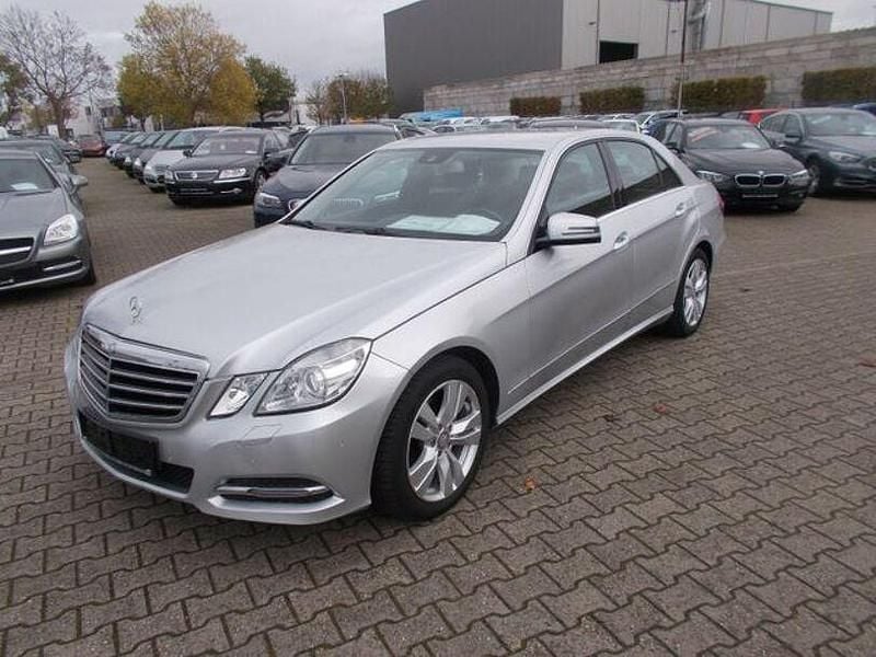 Second-hand Mercedes E200 136 CP (100 kW) 2013 Argintiu Berlinǎ