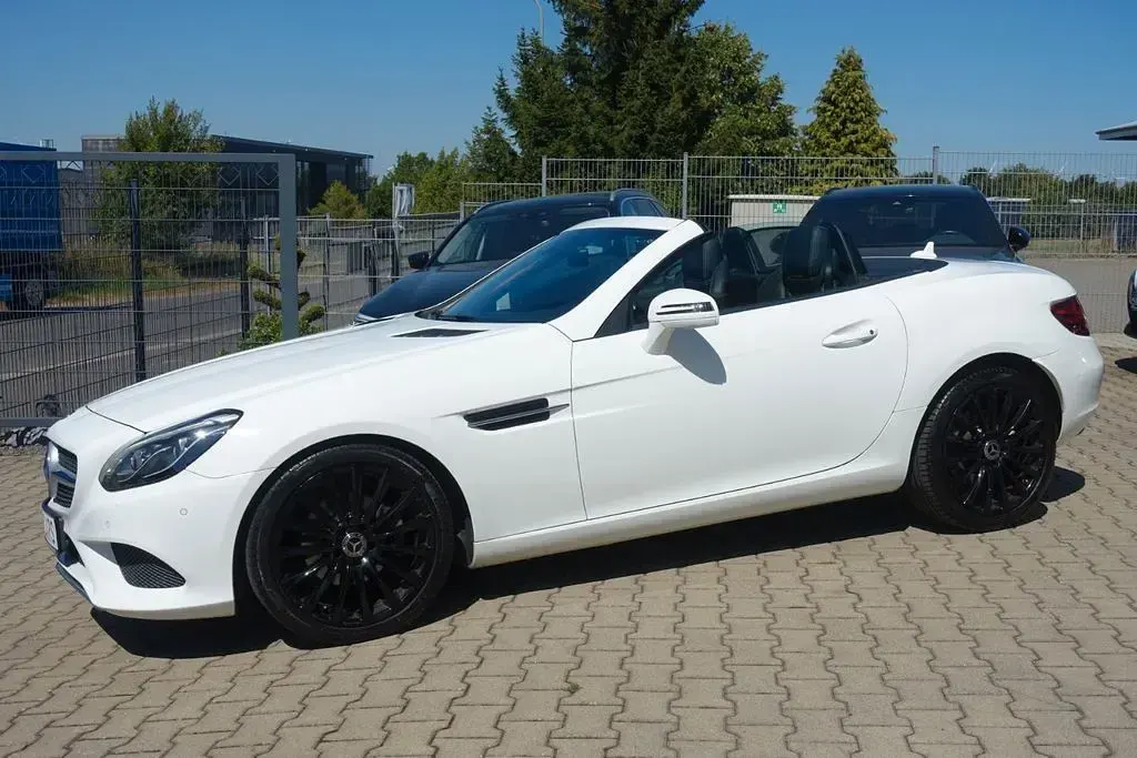 Gebraucht Mercedes SLC180 156 PS (114 kW) 2018 Weiß Cabrio
