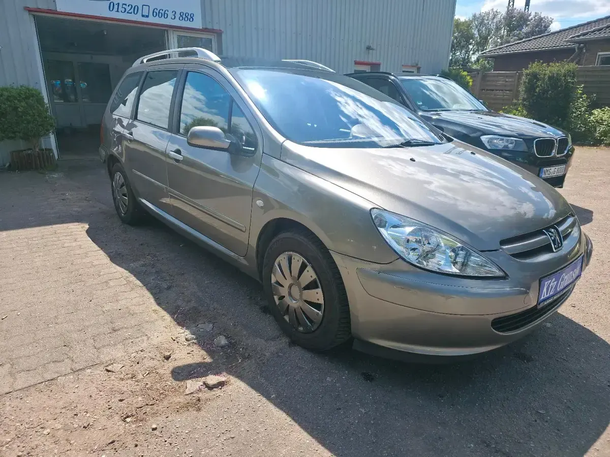 Gebraucht Peugeot 307 109 PS (80 kW) 2003 Gold Kombi