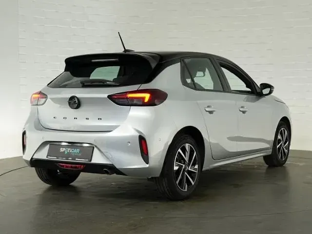 Gebraucht Opel Corsa 101 PS (74 kW) 2025 Kristall silber Kleinwagen