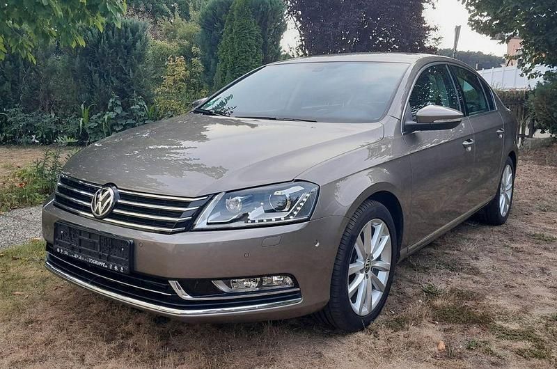 Beige Gebraucht 2011 VW Passat Exclusive Limousine | 9.800 € (Fairer Preis) - Bild 1/4