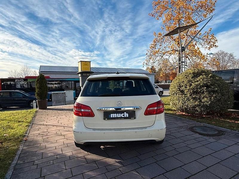 Gebraucht Mercedes B180 109 PS (80 kW) 2014 Van / Kleinbus