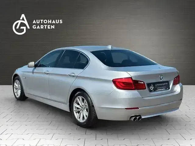 Gebraucht BMW 525 204 PS (150 kW) 2010 Titansilber Limousine