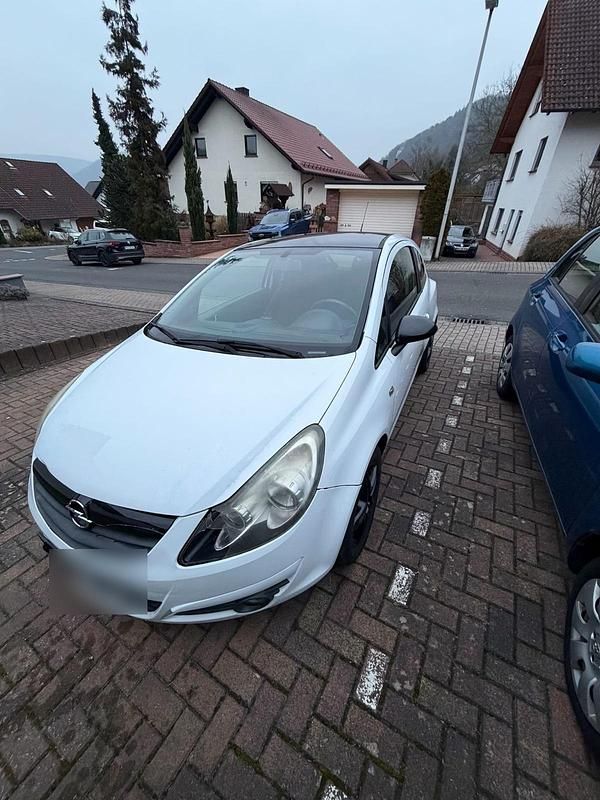 Gebraucht Opel Corsa 88 PS (64 kW) 2010 Weiß Kleinwagen